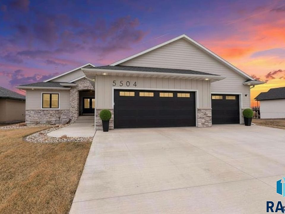 1st image of 5504 E Morningside Cir