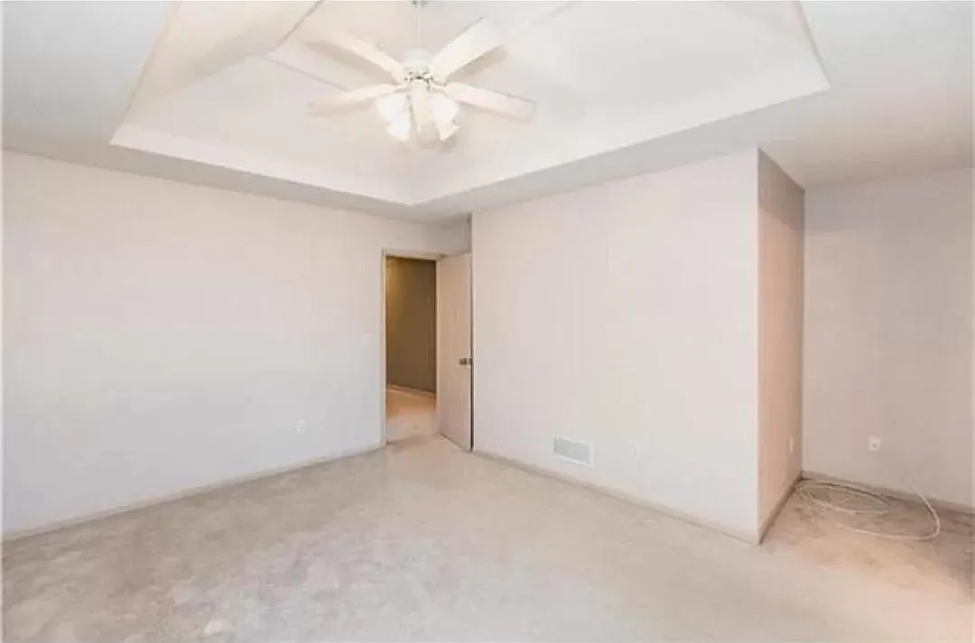 3 bed, 1500 sqft, $1,957 — Photo 2