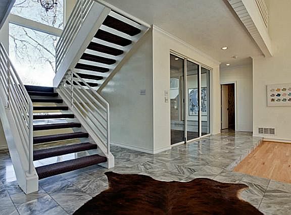 4th image of 6015 Club Oaks Dr