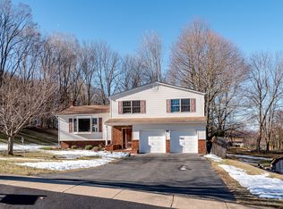 1 Churchill Dr, Succasunna, NJ 07876