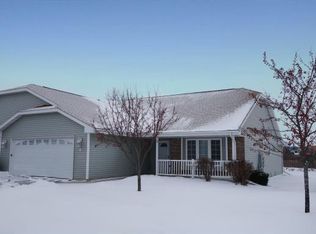 26 Somerset Ln, Fond Du Lac, WI 54935