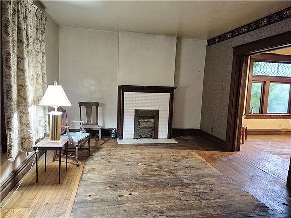 4th image of 1708 Highland Ave