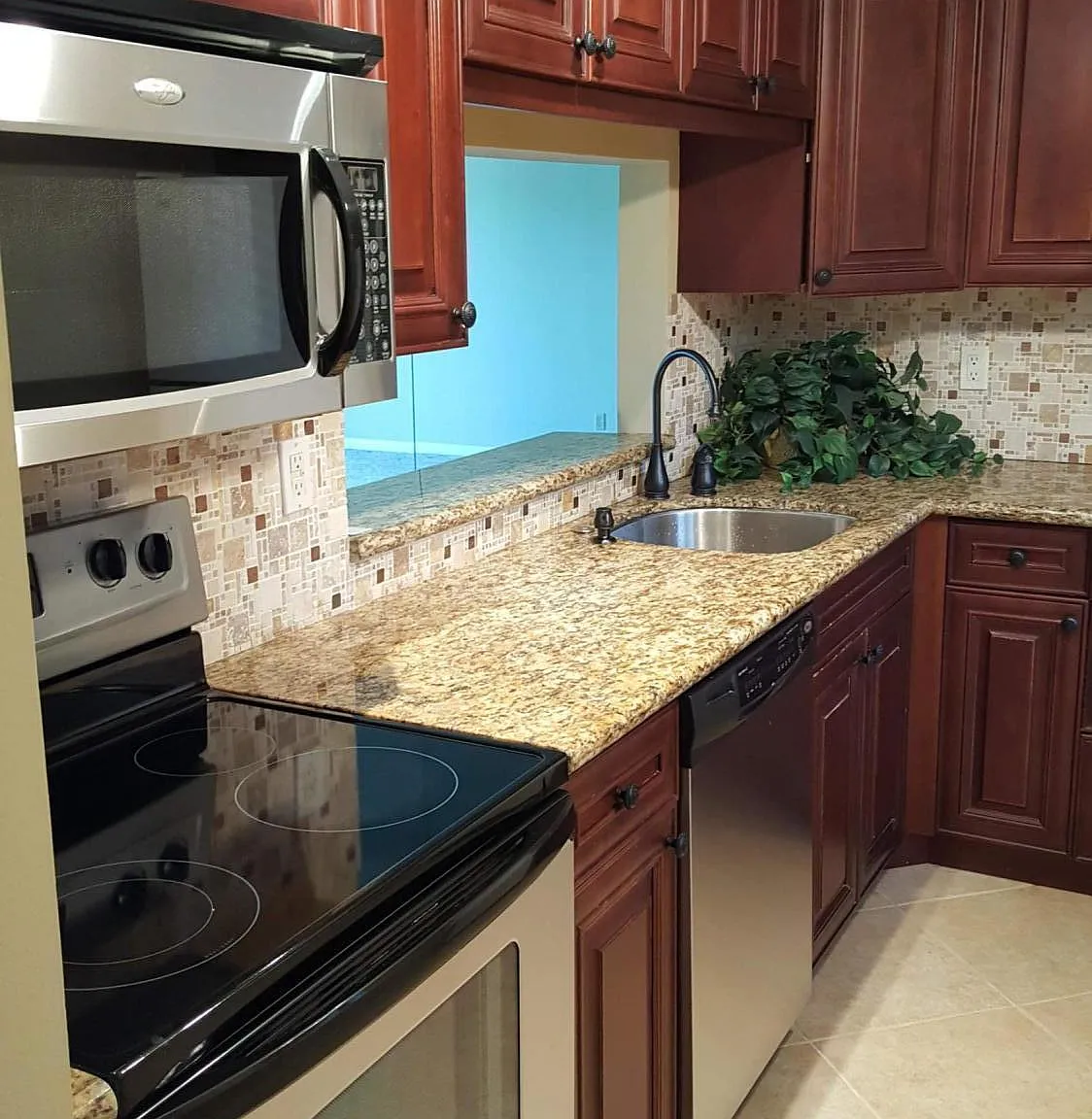 5130 Las Verdes Cir — Photo 3