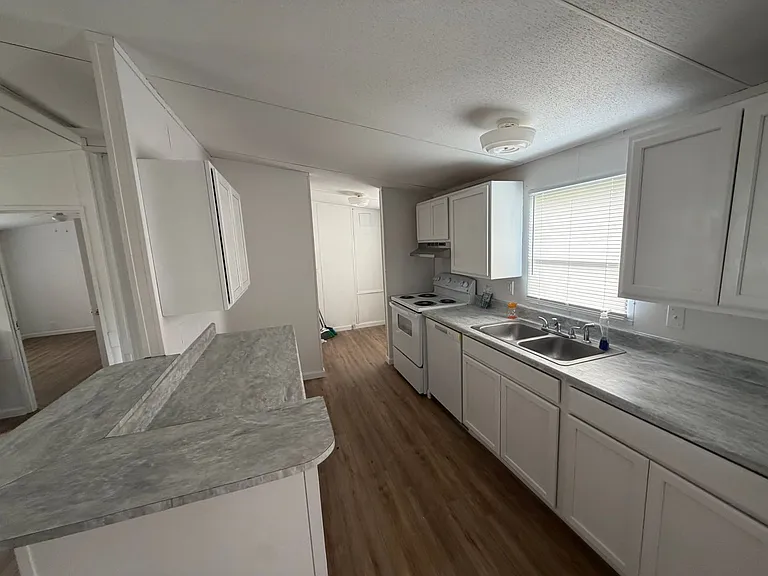 113 Briteblue Dr — Photo 1