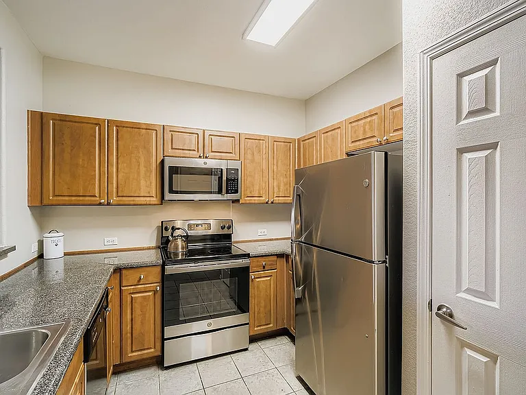 1350 Cascade Creek View #208 Malachite - Web Quality - 004 - 08 Kitchen