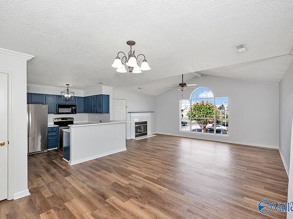 4th image of 226 Waters Edge Ln Unit 6