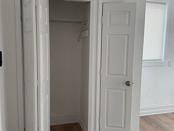 3rd image of 124 W College St Unit 3