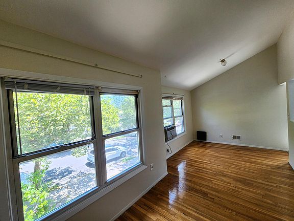 4th image of 76 Taunton St APT 2