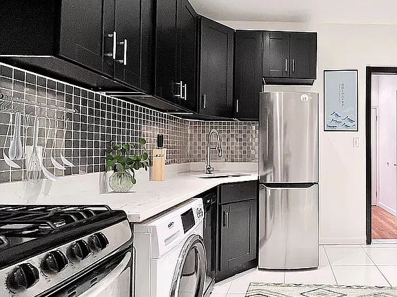 4th image of 245 W 109th St #3A