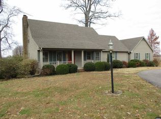 135 Deer Run Dr, Dresden, TN 38225