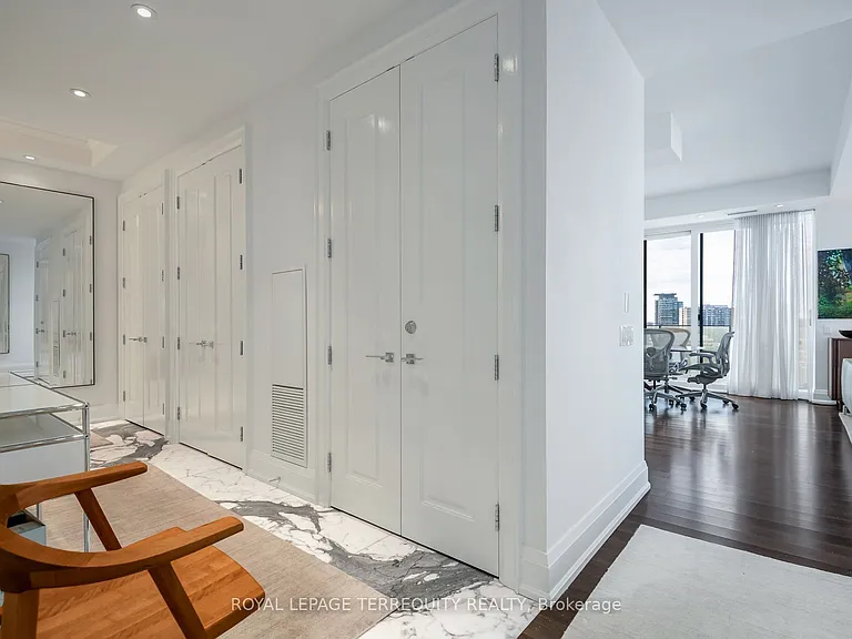 88 Davenport Rd #1704 — Photo 11