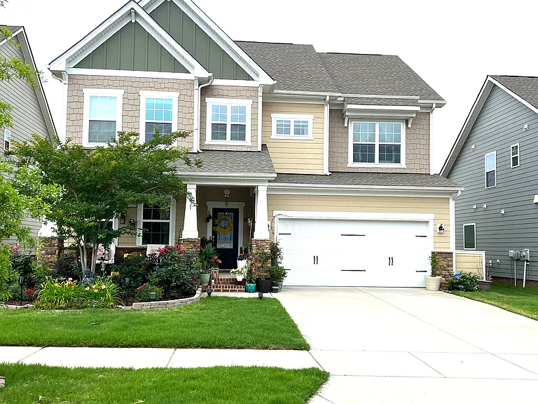 1031 Winnett Dr — Photo 4