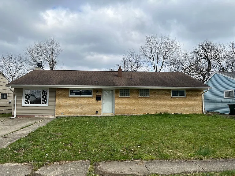 8826 Cabot Dr — Photo 3