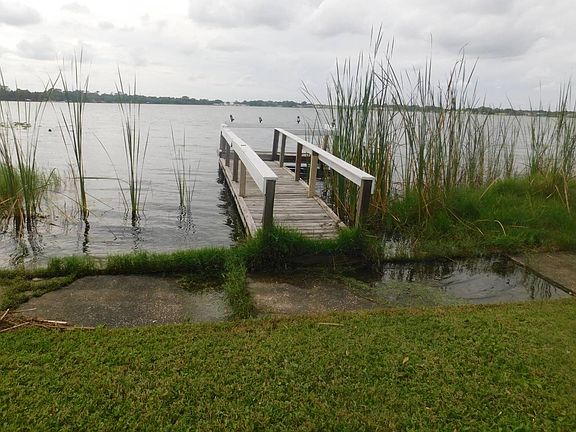2nd image of 223 Sunset Dr