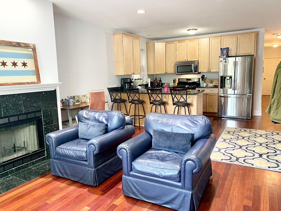 Open-concept living/dining room