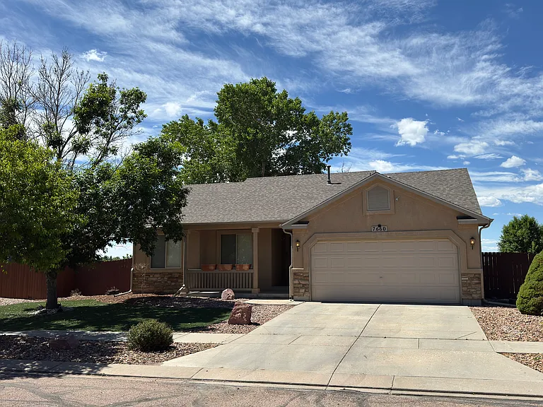 7660 Amberly Dr — Photo 1