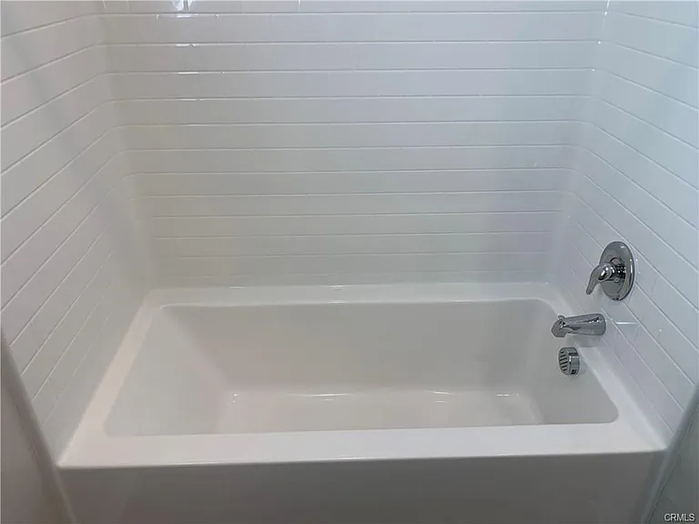27450 Tyrrhenian Dr — Photo 16