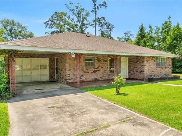 1221 Lafitte St, Mandeville, LA 70448