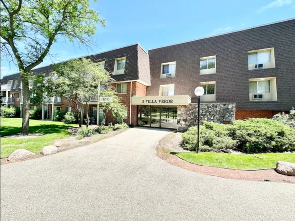 3 Villa Verde Dr APT 200, Buffalo Grove, IL 60089