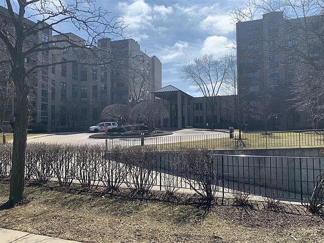 1st image of 4545 W Touhy Ave APT 108