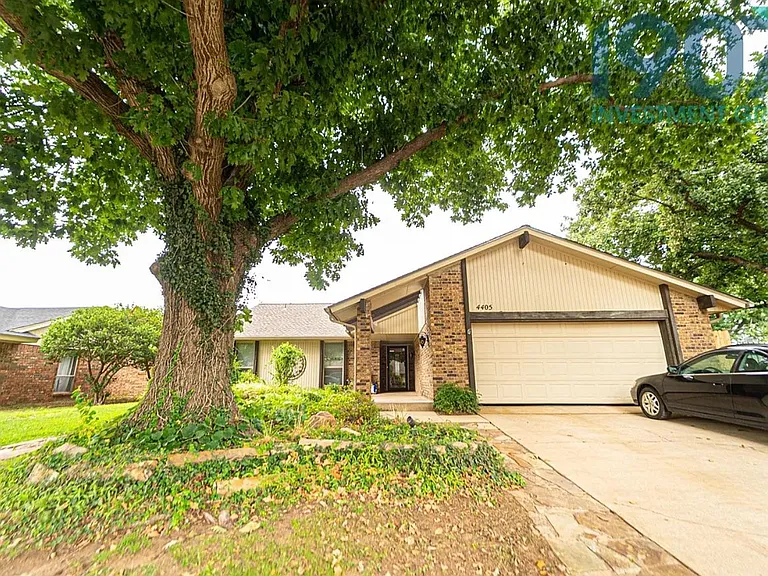 4405 Manchester Ct — Photo 1