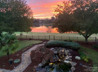 142 Lake Point Dr, Fort Mill, SC 29708