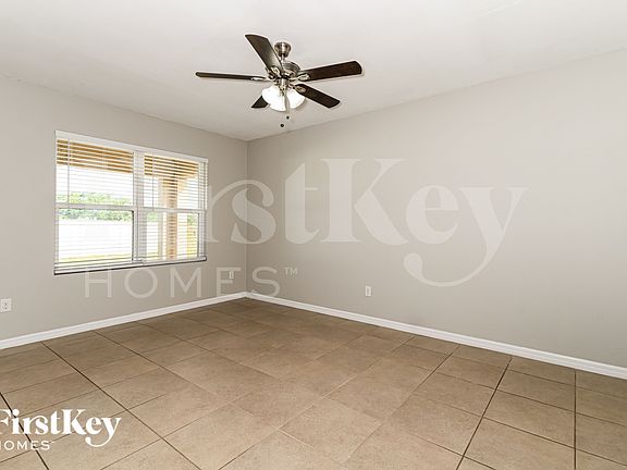 3rd image of 629 SW 25th Ter