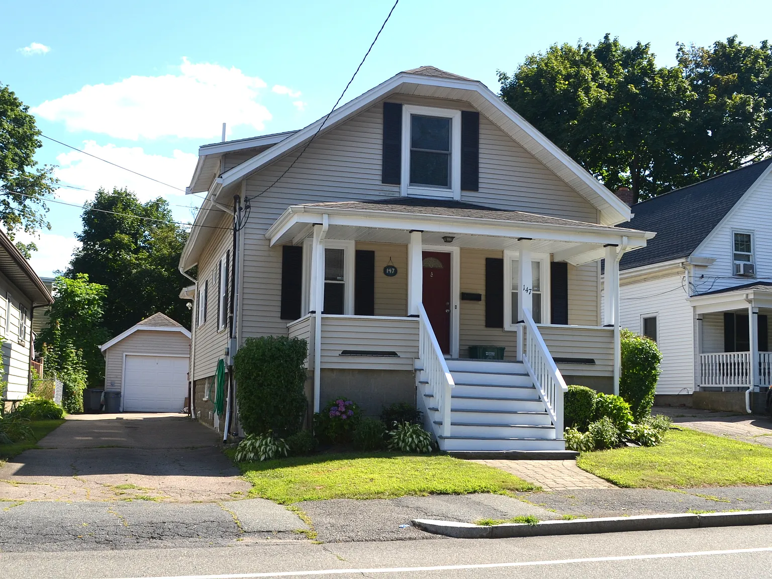 3 bed, 1235 sqft, $3,200 — Photo 2