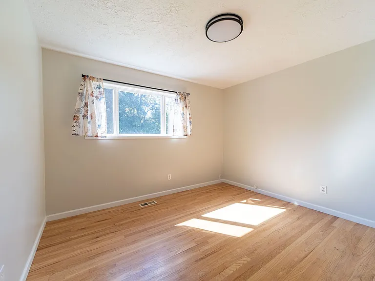 7700 SE 262nd Ave — Photo 22