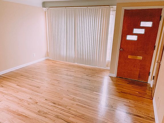 5th image of 3154 Parkwood St