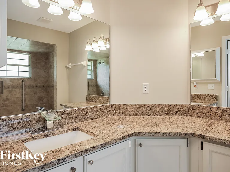10677 Talon Ct — Photo 9