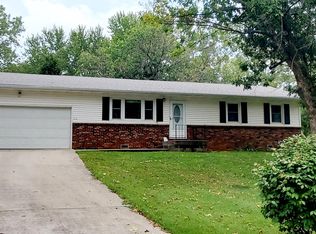 610 N North Terrace Ln, Stockton, MO 65785