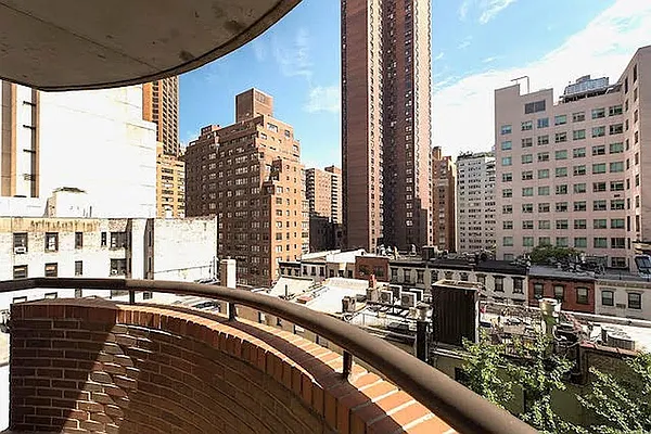 Rented by T&T Real Estate | media 23