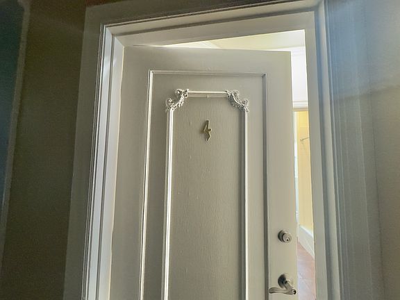 2nd image of 617 Brooklyn Ave APT 4