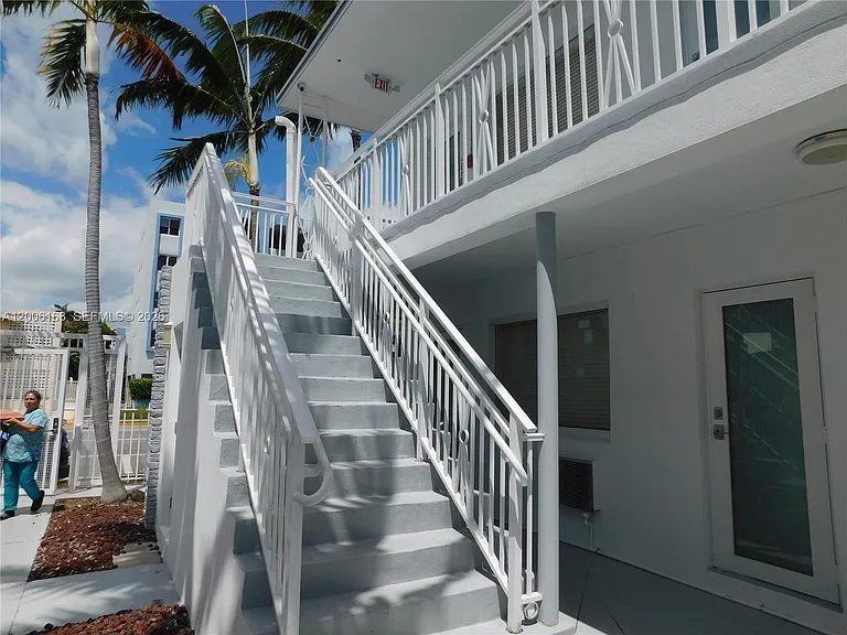 7445 S Harding Ave #210 — Photo 4