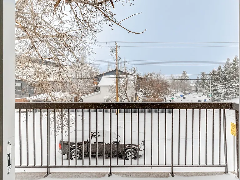 2404 16a St SW — Photo 31