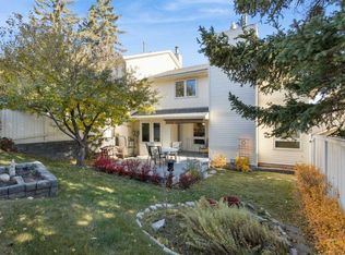 15 E Millrise Ln SW, Calgary, AB T2Y2C2