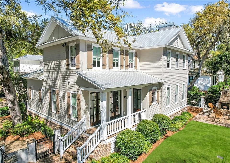 1st image of 1071 Village Oaks Ln