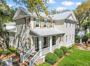 1071 Village Oaks Ln, Saint Simons Island, GA 31522