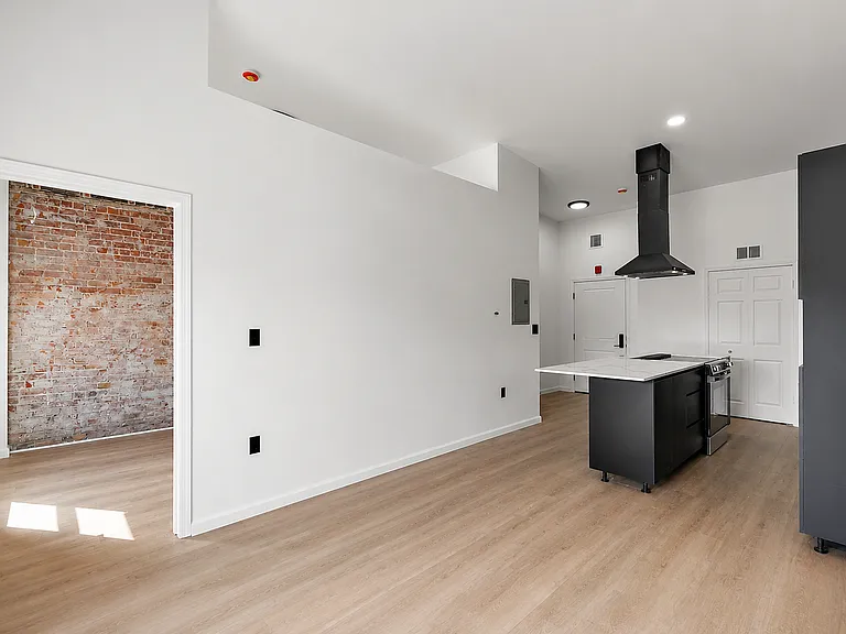 9301 Oakland Ave — Photo 21