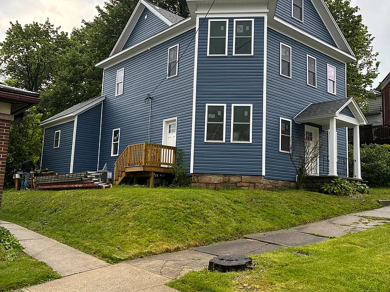 23 E Washington Ave — Photo 2