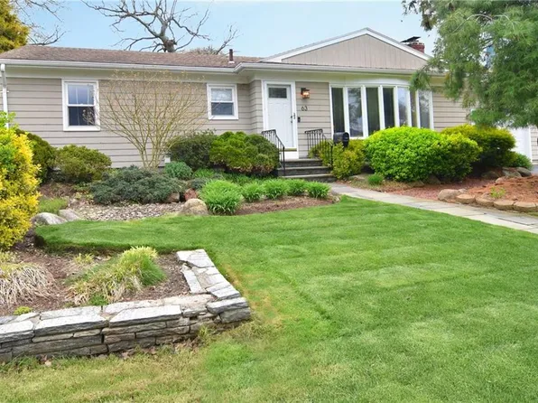 63 Coldbrook Dr, Cranston, RI 02920