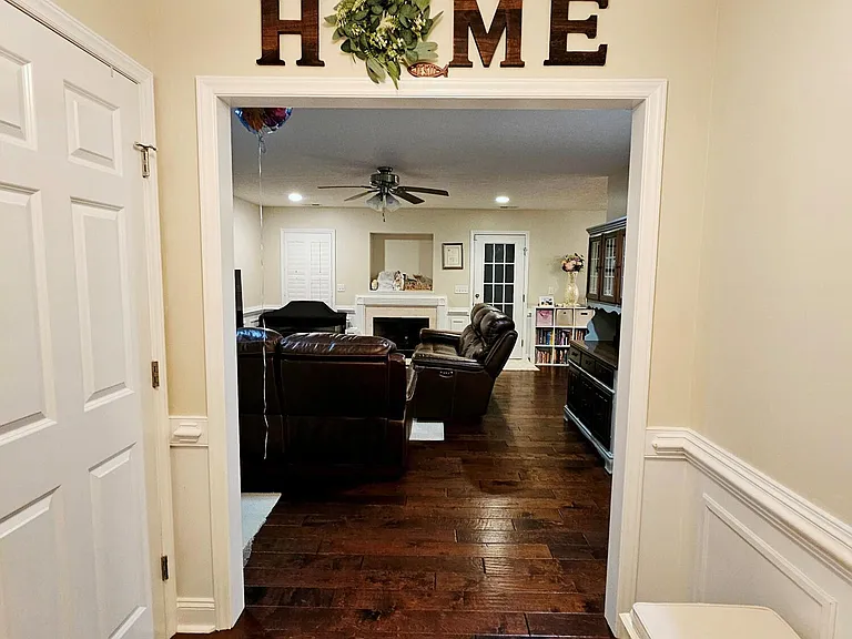 300 Croatan Woods Dr — Photo 4