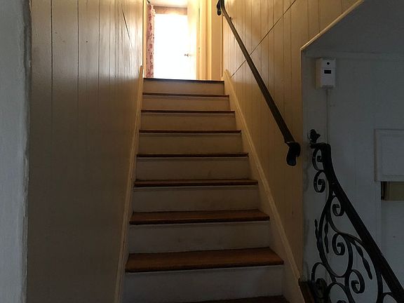 4th image of 351 Ogden St