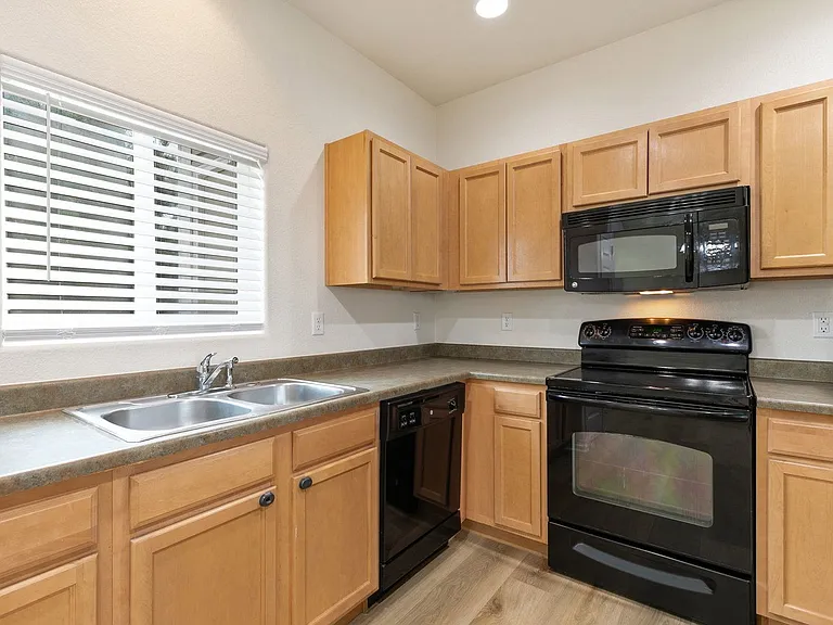 7475 Countryside Grv — Photo 13