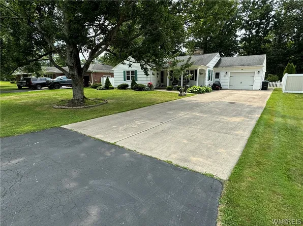 36 Terrylynn Dr, Angola, NY 14006