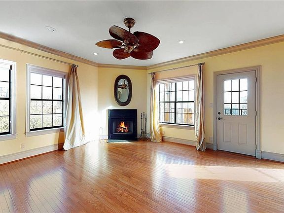 4th image of 1704 West Ave APT 301