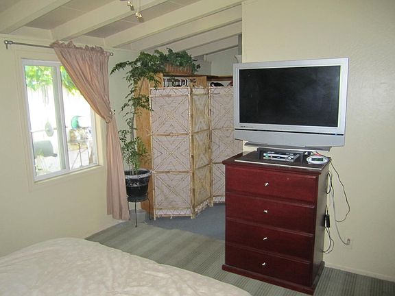 5th image of 935 Blazingwood Dr.
