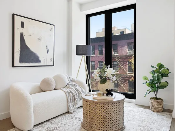 500 W 45th St #307, New York, NY 10036