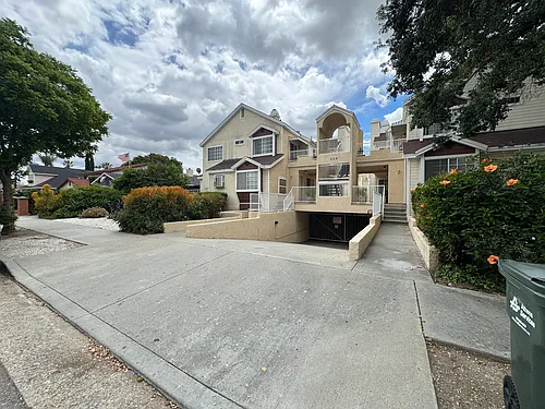 224 E Dexter St #9 Photo 1
